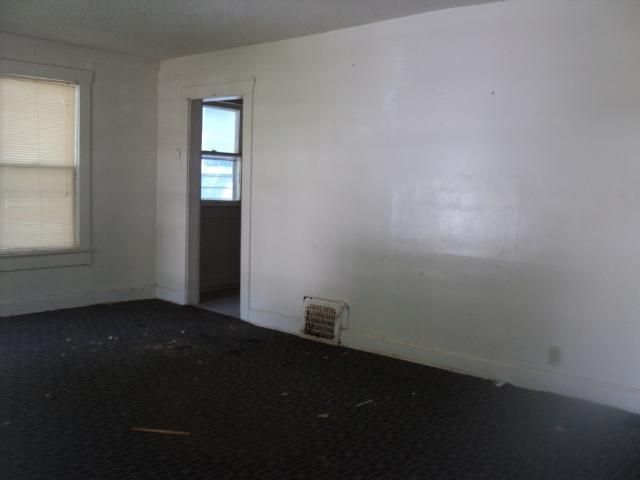 3407 E 62nd St, Kansas City, MO 64130