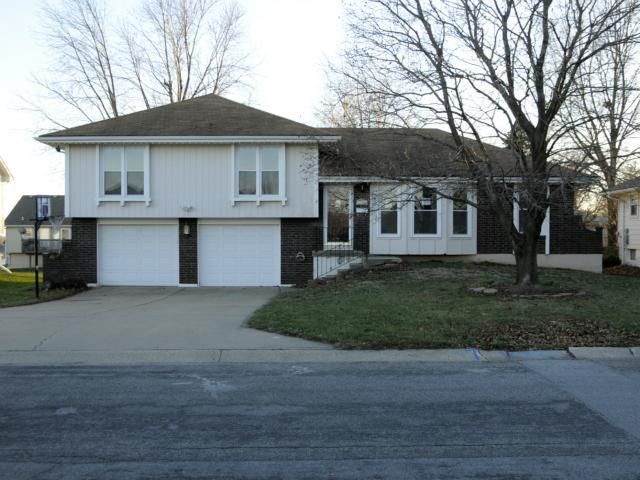 12201 E 55th St, Kansas City, MO 64133