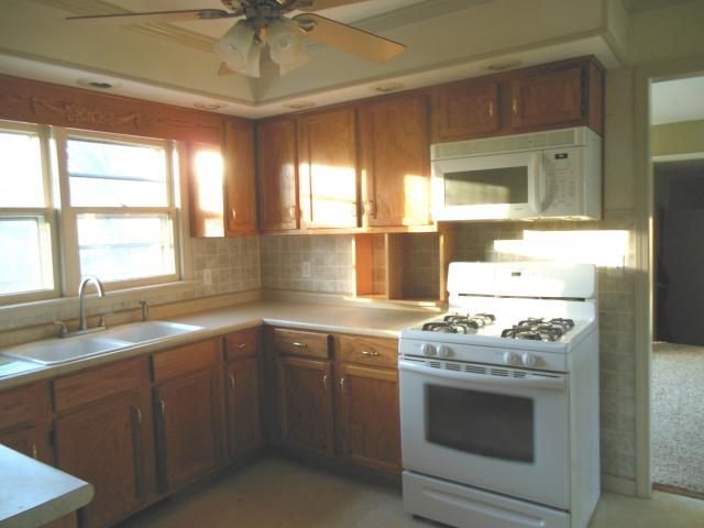 12250 Holmes Rd, Kansas City, MO 64145