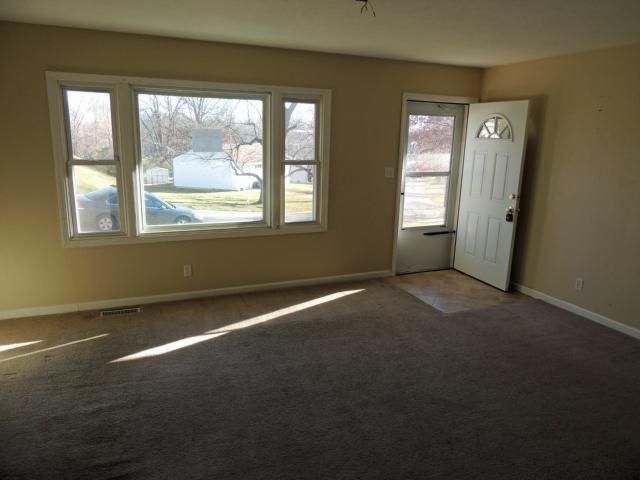 616 Westwood Ct, Independence, MO 64050
