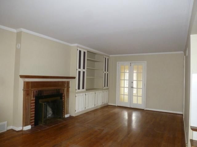 819 E 80th St, Kansas City, MO 64131