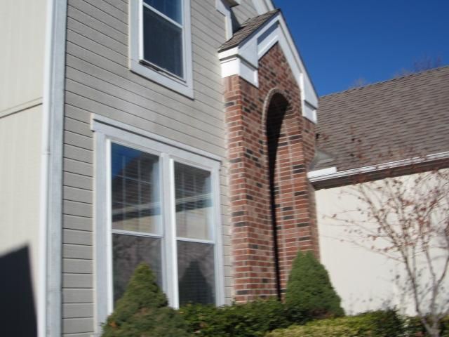 12502 Noland St, Overland Park, KS 66213