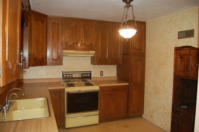 7908 E 90th Ter, Kansas City, MO 64138