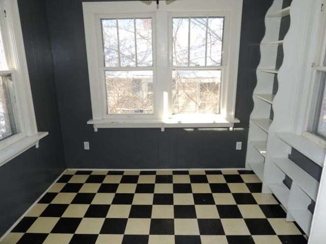 11616 E 16th St, Independence, MO 64052