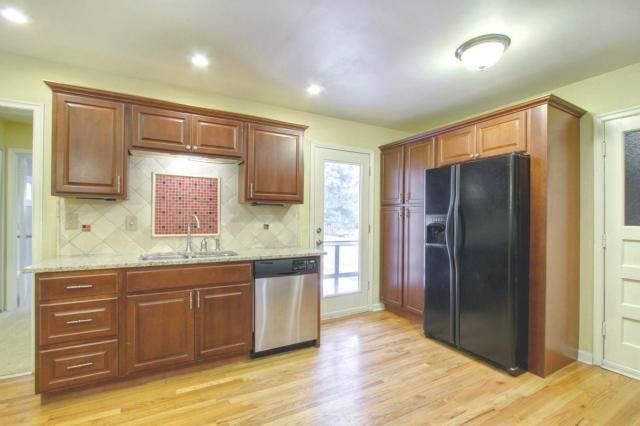 5914 W 67th Ter, Overland Park, KS 66204