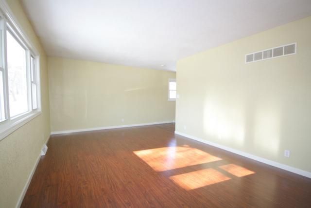 7810 NE 53rd Ter, Kansas City, MO 64119