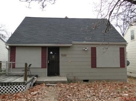 1203 E 80th Ter, Kansas City, MO 64131