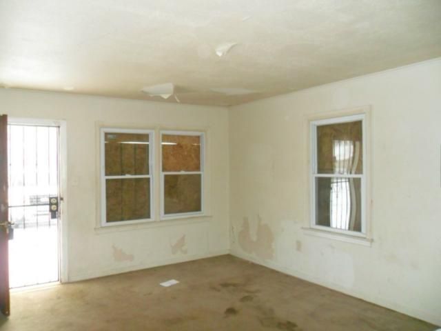 1203 E 80th Ter, Kansas City, MO 64131