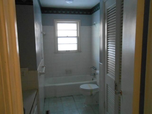 3301 E 106th Ter, Kansas City, MO 64137