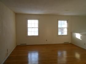 3301 E 106th Ter, Kansas City, MO 64137