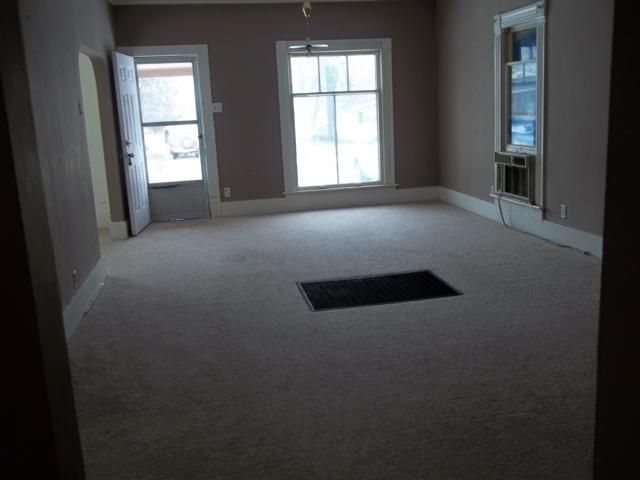 310 W 2nd Ave, Garnett, KS 66032