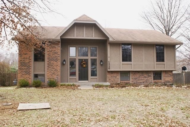 1320 Inca Dr, Independence, MO 64056