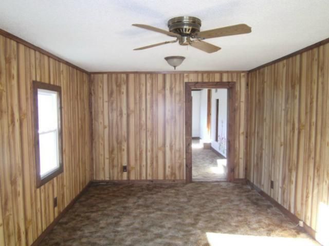 38 Murray Rd, Pleasant Hill, MO 64080