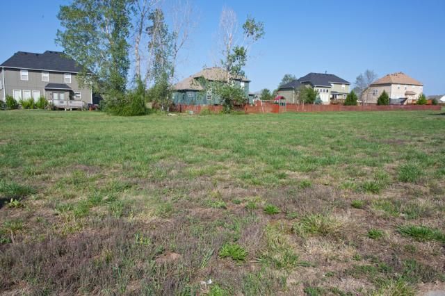 906 Terrace Dr, Raymore, MO 64083