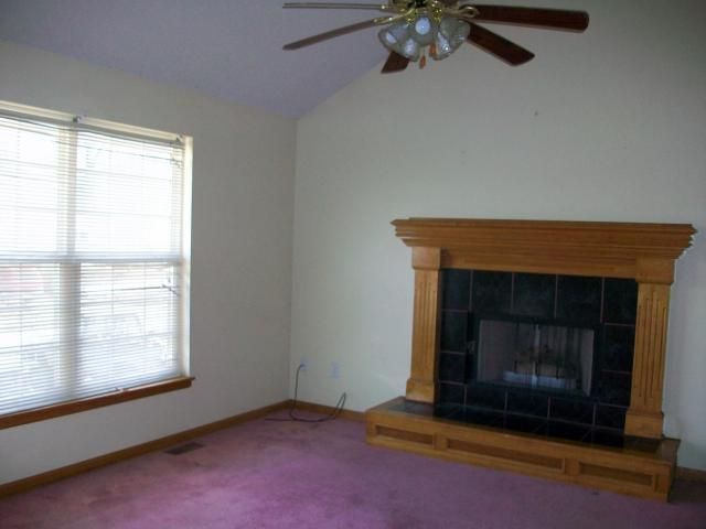 1608 S Concord Ct, Independence, MO 64058