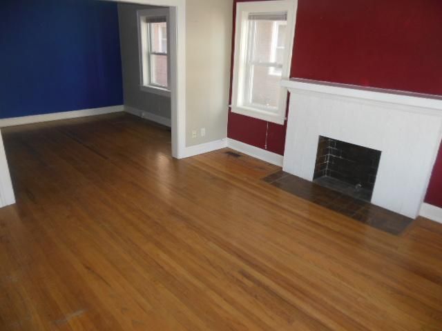 305 E 43rd St #43, Kansas City, MO 64111