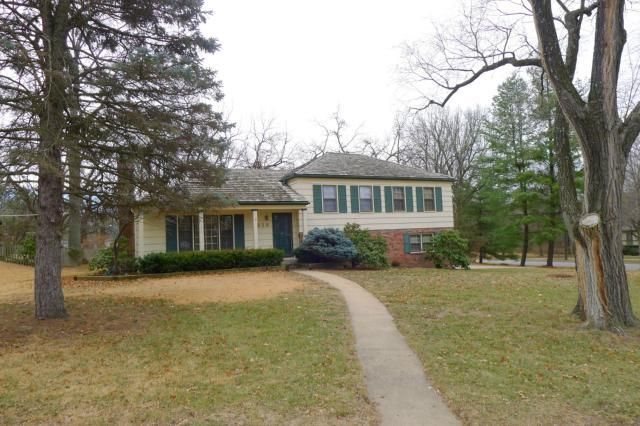 9659 Granada Dr, Overland Park, KS 66207