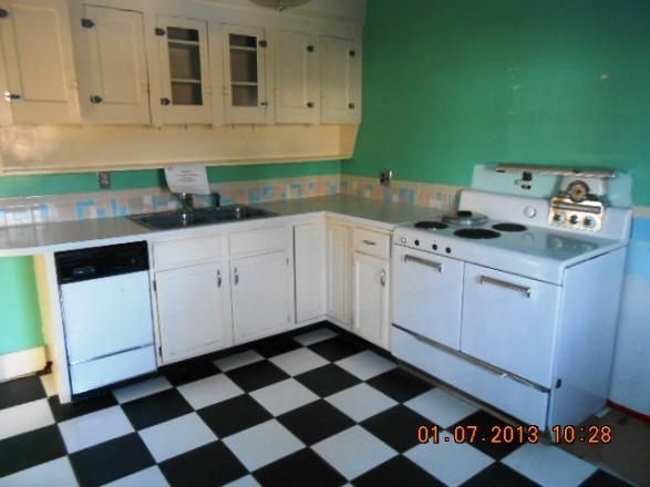 1202 E 21st Ave, North Kansas City, MO 64116