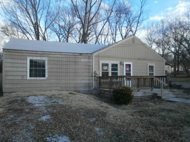 10824 Ayers St, Independence, MO 64052