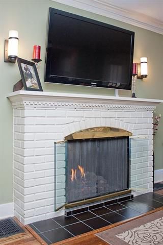 7409 Summit St, Kansas City, MO 64114