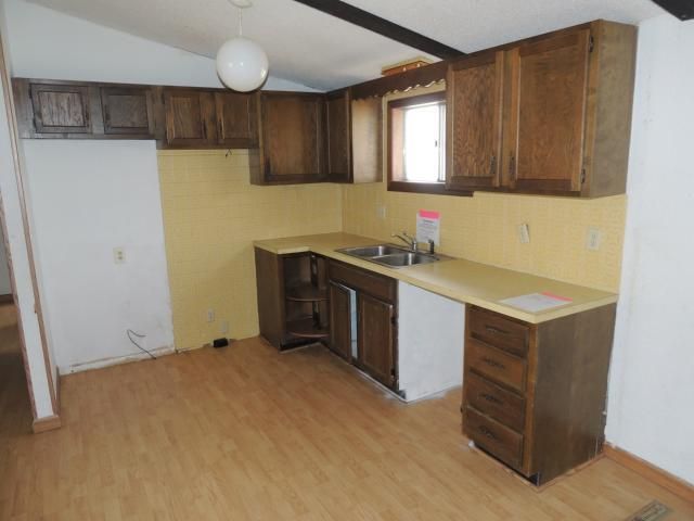 511 S 3rd St, Odessa, MO 64076