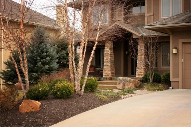 5211 W 166th Ter, Overland Park, KS 66085