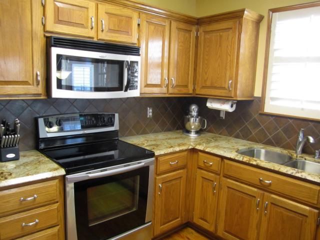 12716 Eby St, Overland Park, KS 66213