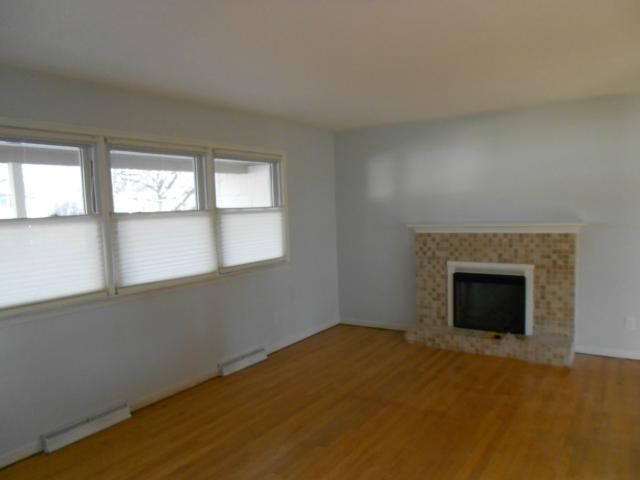 9906 Tracy Ave, Kansas City, MO 64131