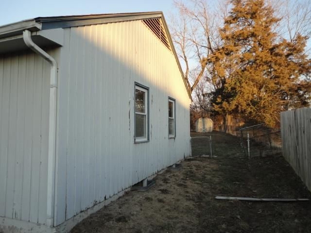 6617 Scenic Dr, Kansas City, MO 64133