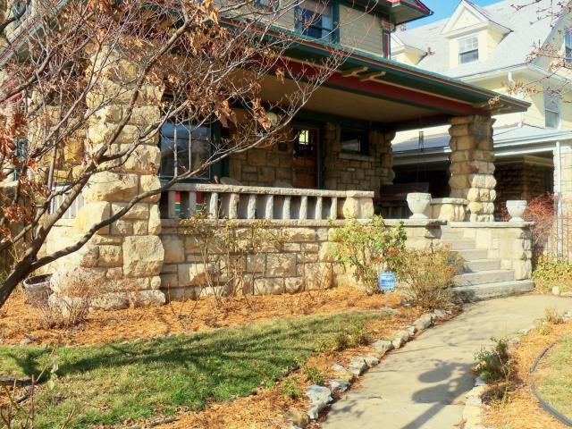 3744 Walnut St, Kansas City, MO 64111