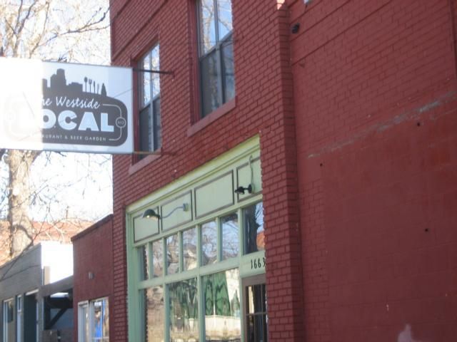 1653 Summit St, Kansas City, MO 64108