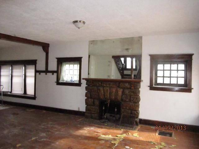 2020 E 24th St, Kansas City, MO 64127