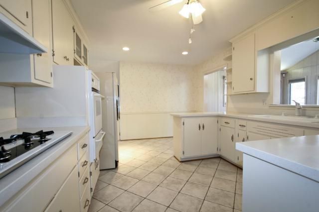 6100 W 87th St, Overland Park, KS 66207