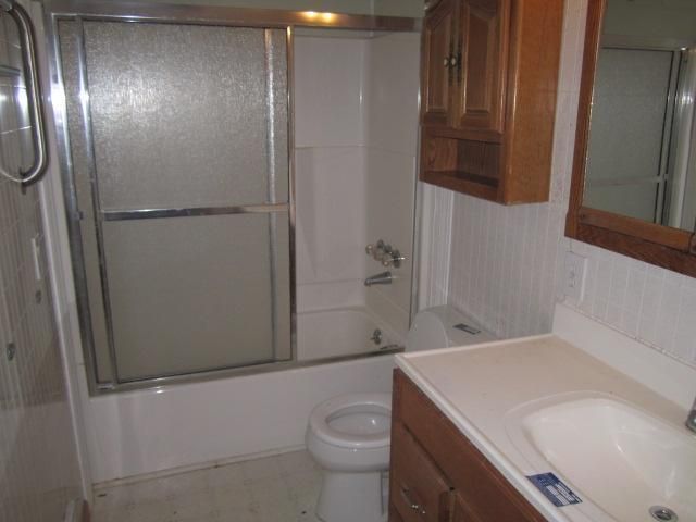 13001 E 37th Ter, Independence, MO 64055