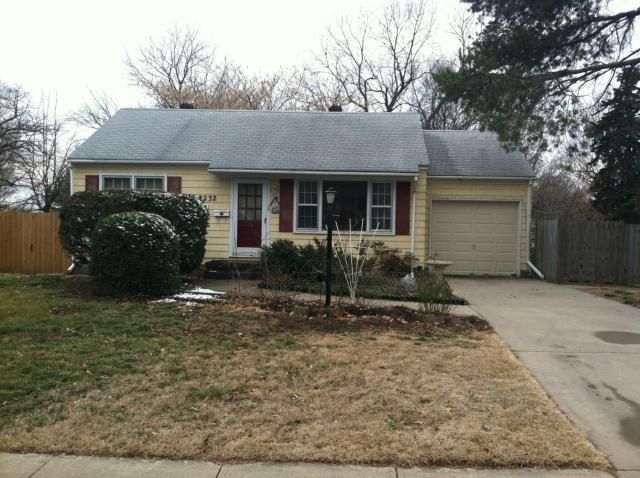 8232 Mackey St, Overland Park, KS 66204