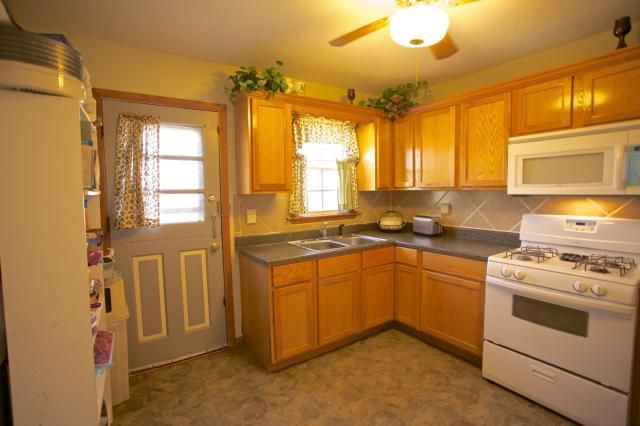 8604 E 77th St, Kansas City, MO 64138
