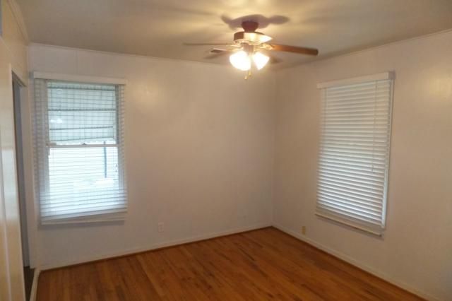 7632 Newton St, Overland Park, KS 66204
