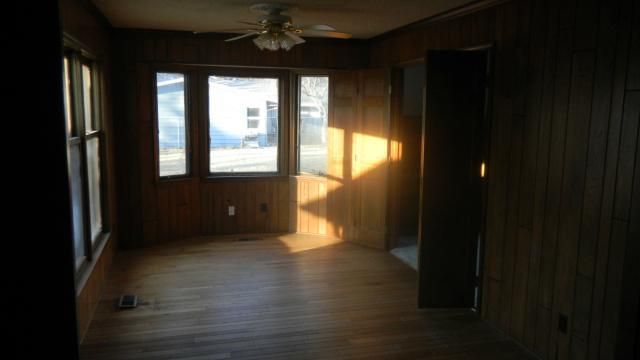 8026 Everett Ct, Kansas City, KS 66112