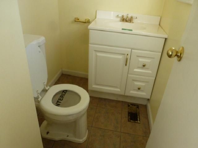 8609 E 92nd St, Kansas City, MO 64138