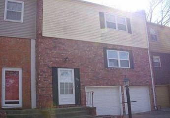 3705 NE Colonial Dr, Lee's Summit, MO 64064