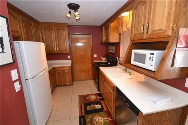 7247 Conser Dr, Overland Park, KS 66204