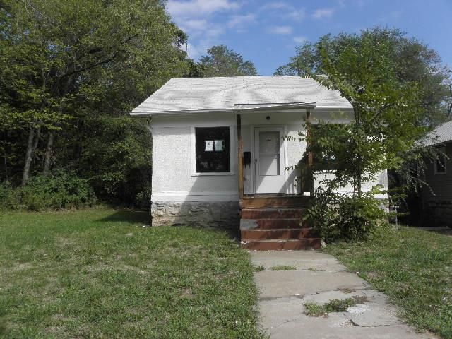 4002 E 35th St, Kansas City, MO 64128