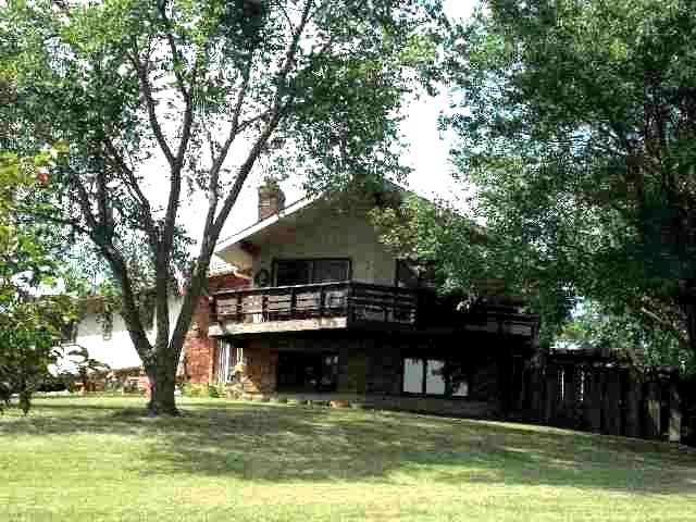1363 E 2076 Rd, Eudora, KS 66025