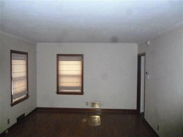 633 E 73rd St, Kansas City, MO 64131