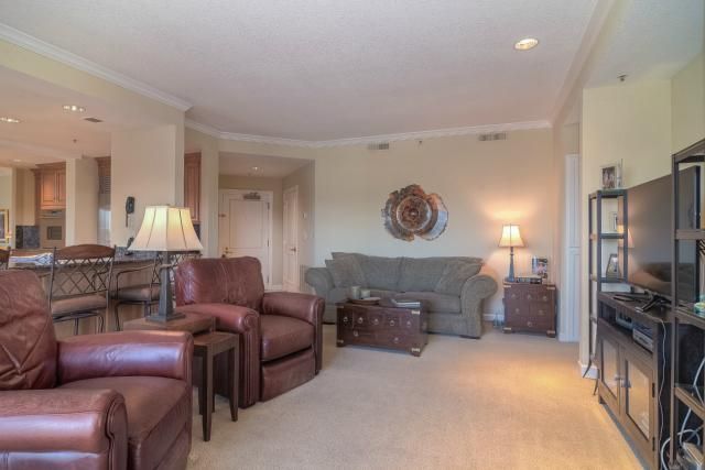 4949 Wornall Rd #400&401, Kansas City, MO 64112