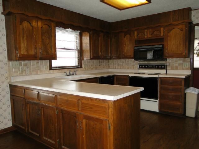 9034 Booth Ave, Kansas City, MO 64138
