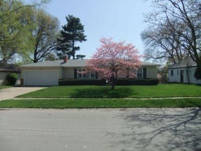 411 E 78th St, Kansas City, MO 64131