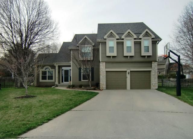 6232 W 123rd St, Overland Park, KS 66209