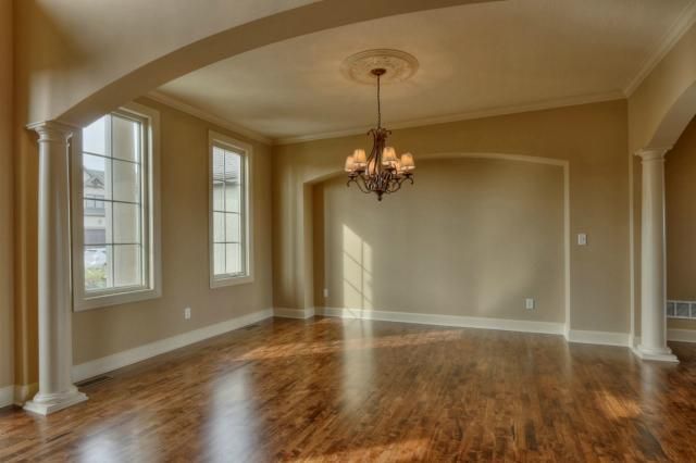 10400 W 153rd St, Overland Park, KS 66221