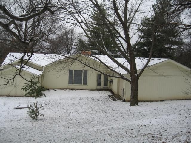901 NW Valley Ln, Riverside, MO 64150